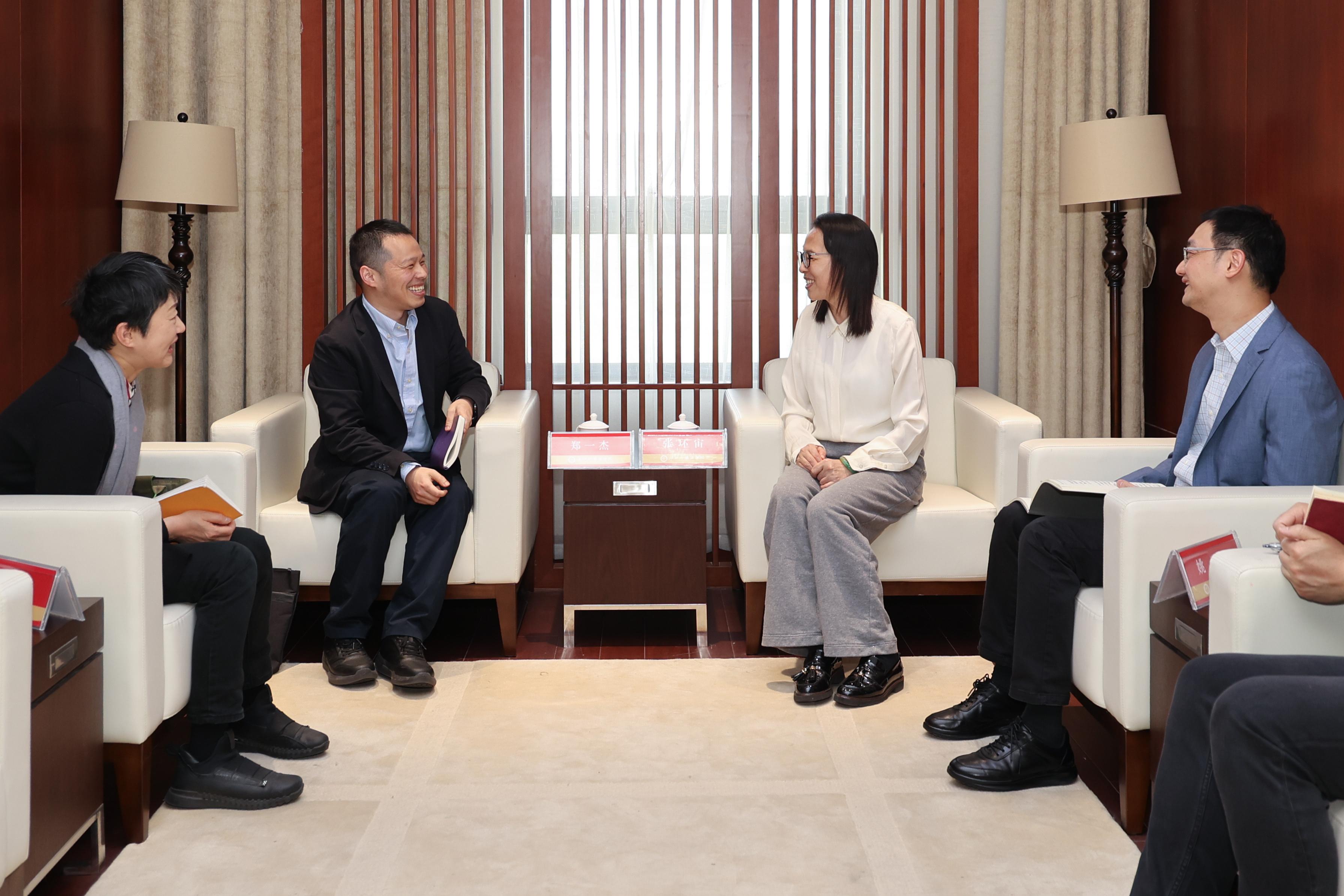 浙江省委宣传部出版处一行来浙外调研交流-浙江外国语学院