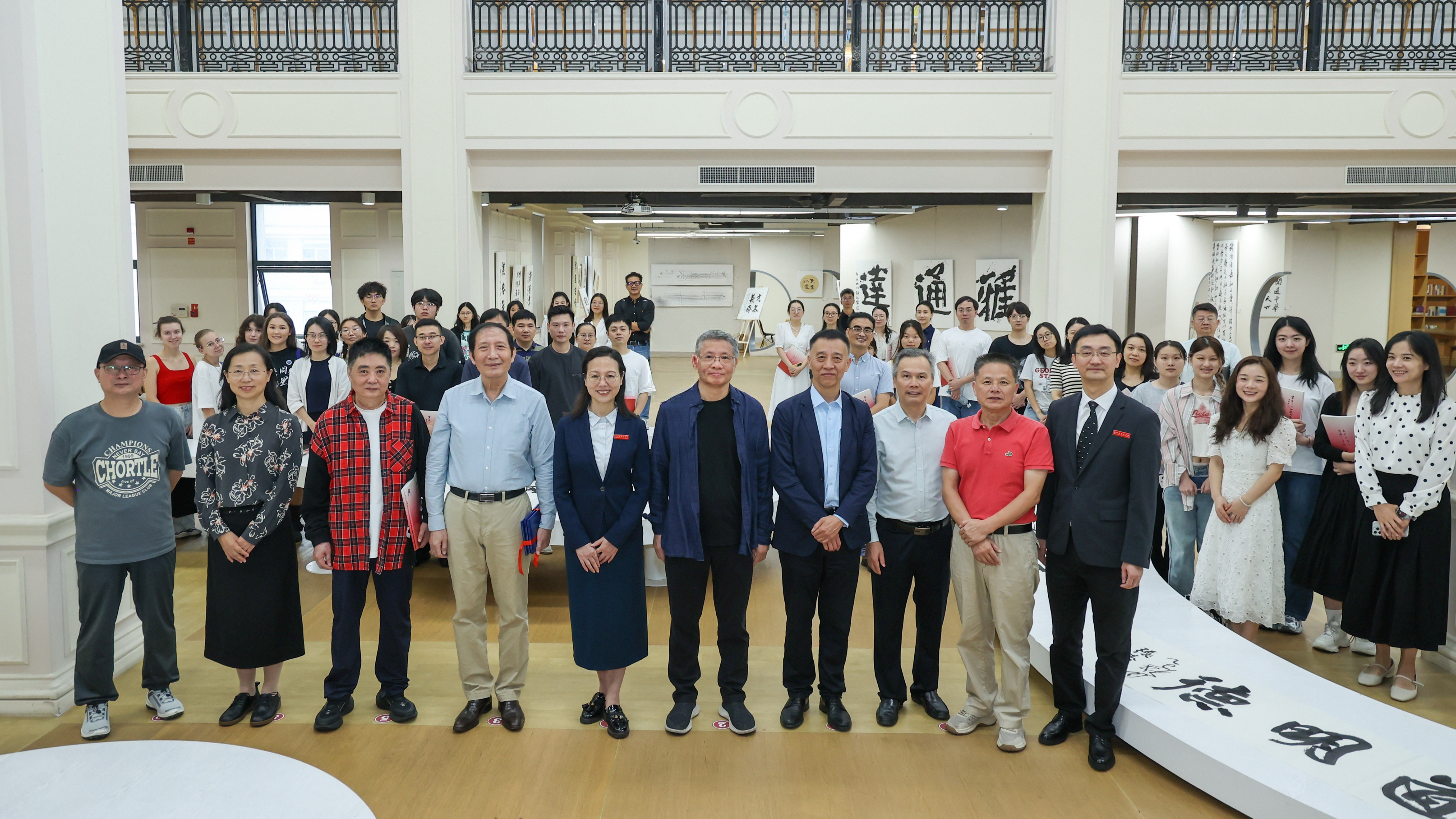 “宣纸上的北大与浙外”书法展在浙外启幕-浙江外国语学院